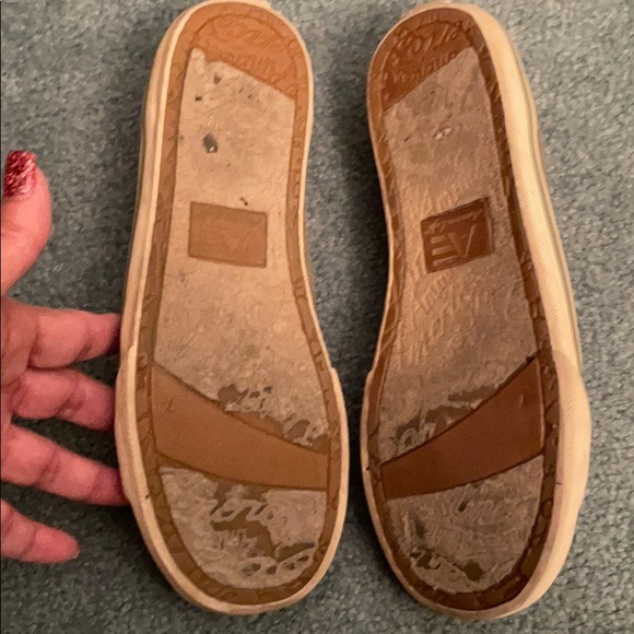 American Eagle Canvas Shoes - Picture 5 of 5
